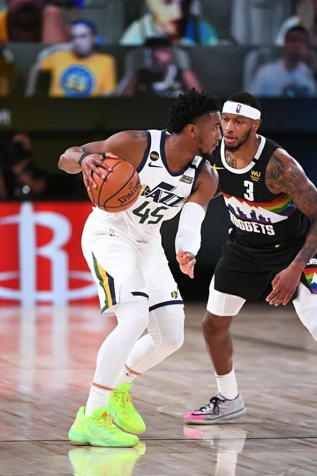 大马德里御林军团主场士气高涨,轻松战胜对手 大马德里御林军团主场士气高涨,轻松战胜对手